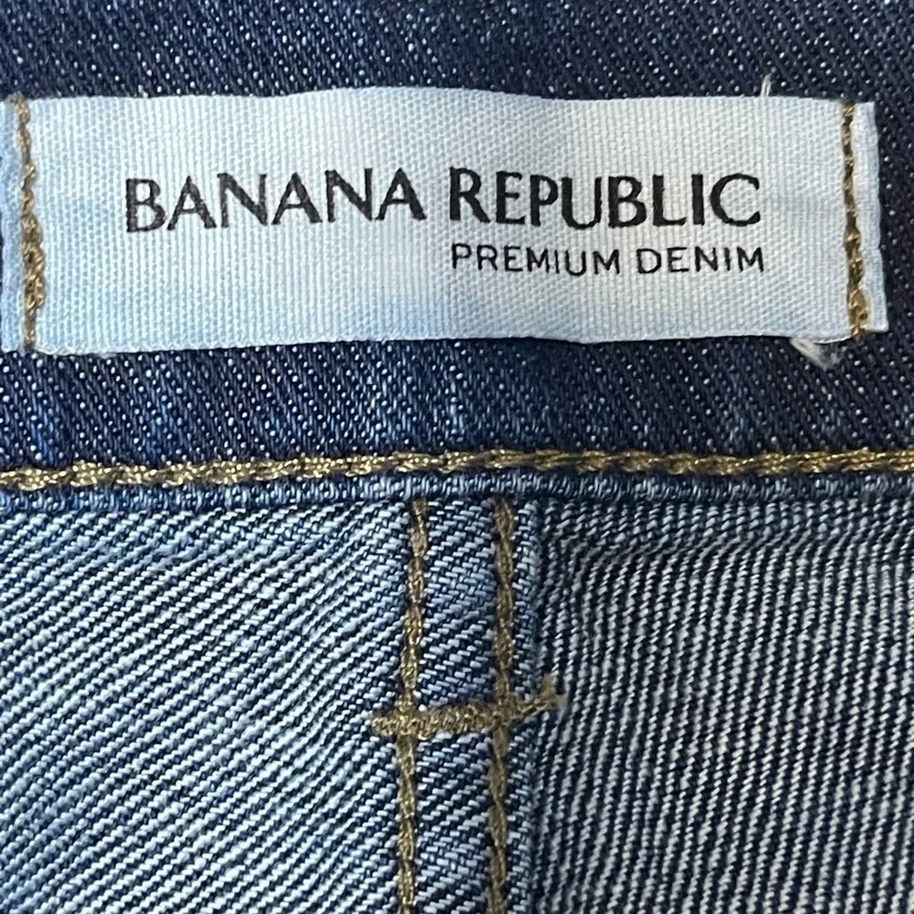 Banana Republic Premium Denim Roll up Blue Denim Shorts Medium Wash women’s 25